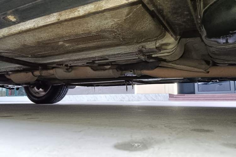 Used Bestune X80 2016 2.0L automatic Comfort trim level Chassis Rear Left