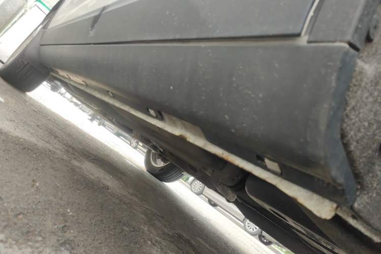 Used Bestune X80 2016 2.0L automatic Comfort trim level Chassis Rear Left