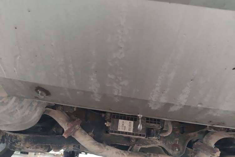 Used Bestune X80 2016 2.0L automatic Comfort trim level Chassis Rear