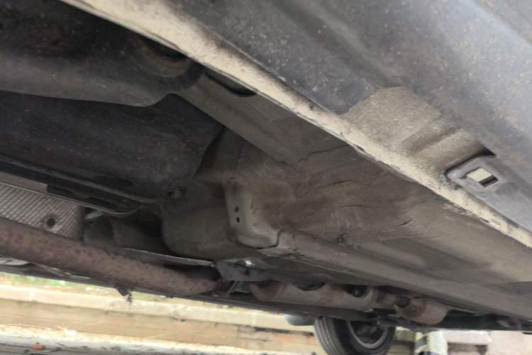 Used Bestune X80 2016 2.0L automatic Comfort trim level Chassis Rear Right
