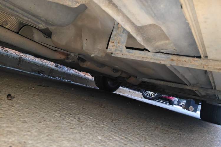 Used Bestune X80 2016 2.0L automatic Comfort trim level Chassis Rear Right