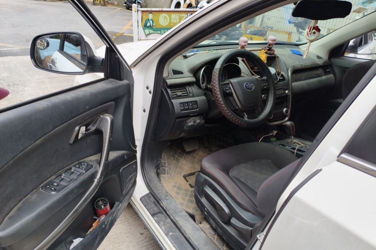 Used Bestune X80 2016 2.0L automatic Comfort trim level Driver Seat