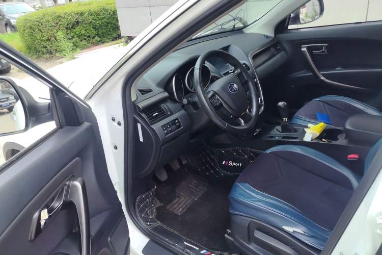 Used Bestune X80 2016 2.0L manual base trim Driver Seat