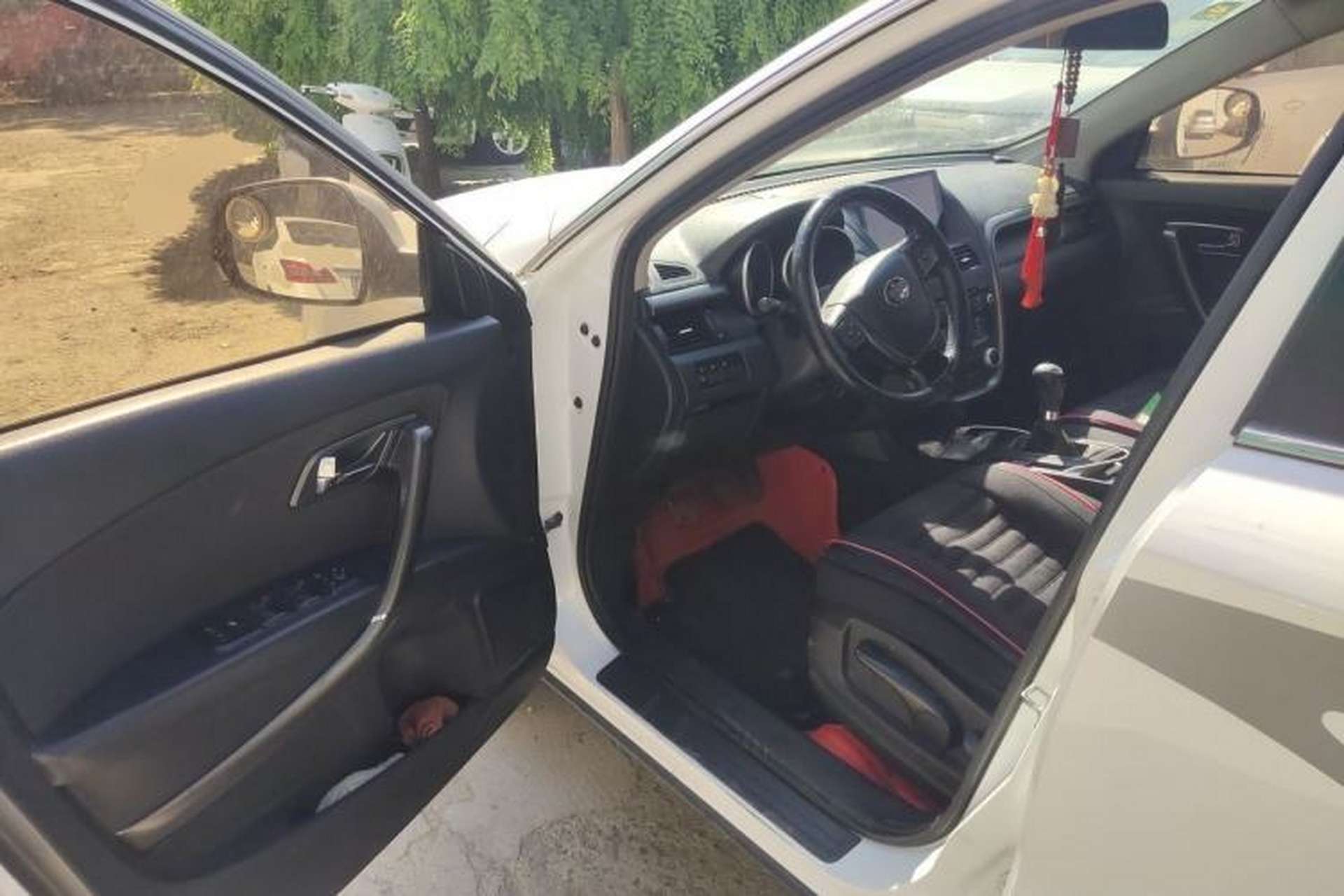 Used Bestune X80 2016 2.0L manual Comfort trim level Driver Seat