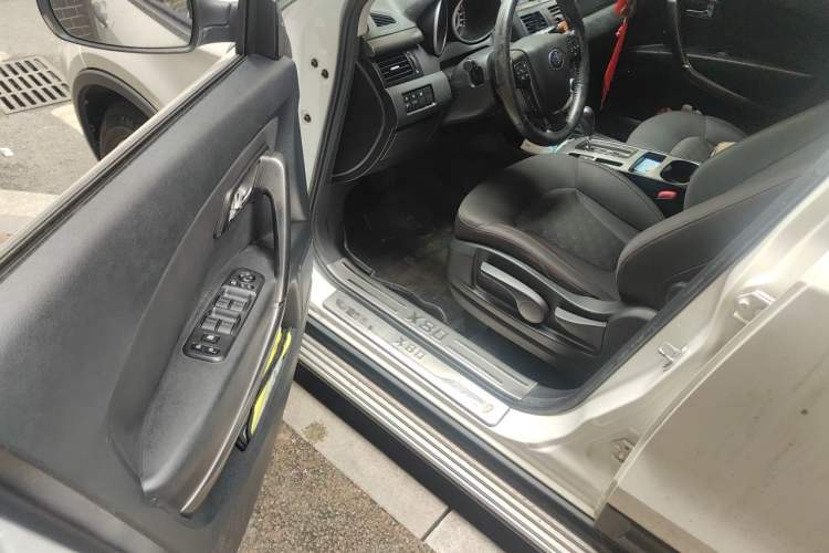 Used Bestune X80 2016 1.8T automatic comfort version Driver Seat