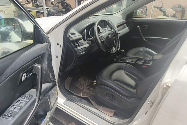 Used Bestune X80 2016 1.8T Automatic Luxury Model Driver Seat
