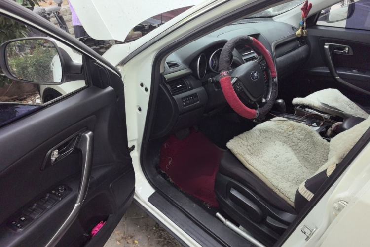 Used Bestune X80 2016 2.0L automatic Comfort trim level Driver Seat