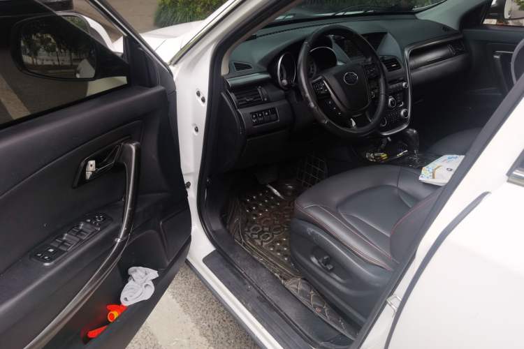 Used Bestune X80 2016 1.8T Automatic Luxury Model Driver Seat