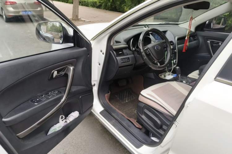 Used Bestune X80 2016 1.8T automatic comfort version Driver Seat