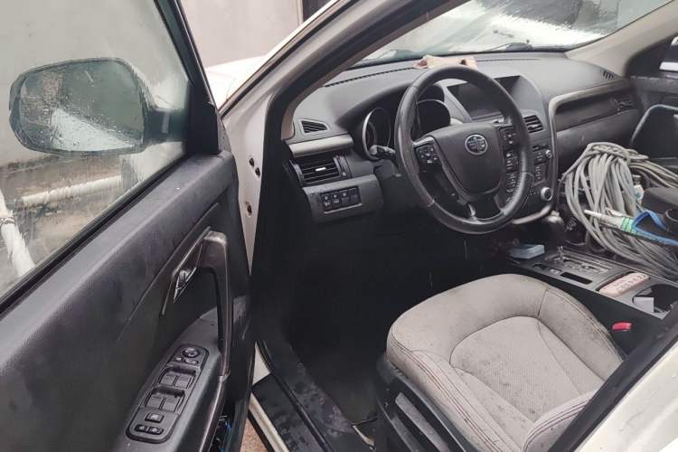 Used Bestune X80 2016 2.0L automatic Comfort trim level Driver Seat