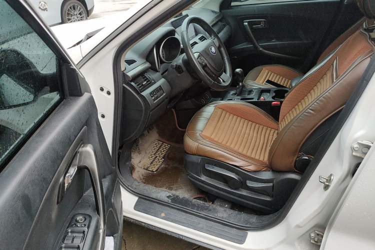 Used Bestune X80 2016 2.0L manual base trim Driver Seat
