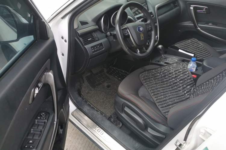 Used Bestune X80 2016 2.0L automatic Comfort trim level Driver Seat