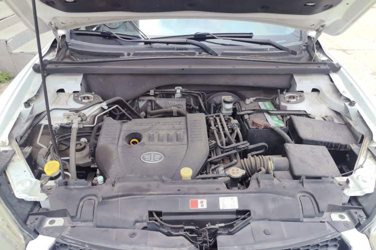 Used Bestune X80 2016 2.0L manual base trim Engine Bay