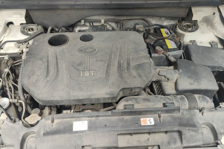 Used Bestune X80 2016 1.8T automatic comfort version Engine Bay
