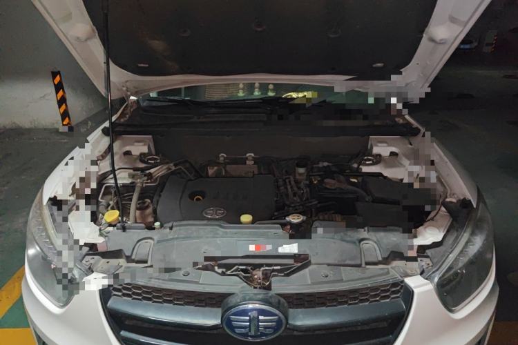 Used Bestune X80 2016 2.0L manual Comfort trim level Engine Bay