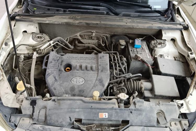 Used Bestune X80 2016 2.0L automatic Comfort trim level Engine Bay