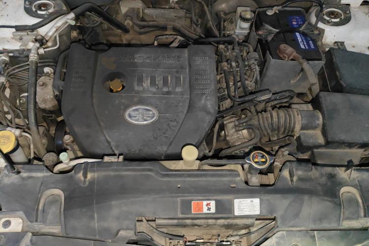 Used Bestune X80 2016 2.0L automatic Comfort trim level Engine Bay