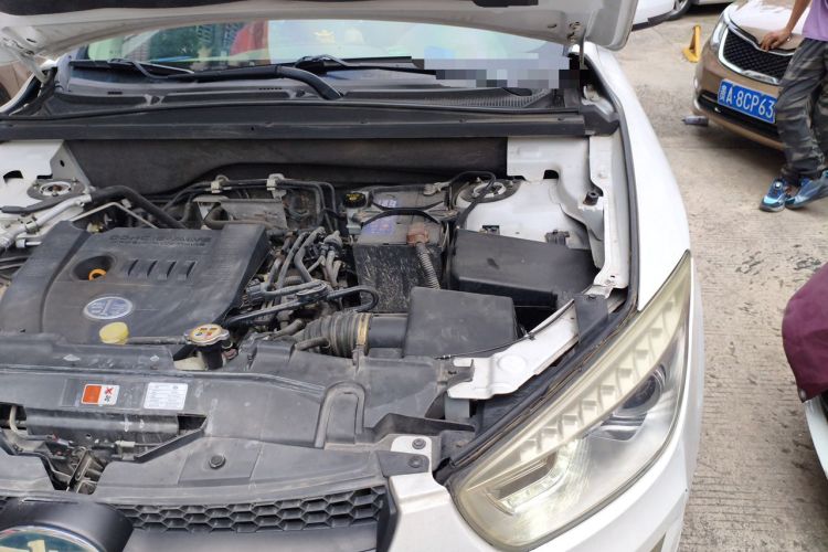 Used Bestune X80 2016 2.0L automatic Comfort trim level Engine Bay Left
