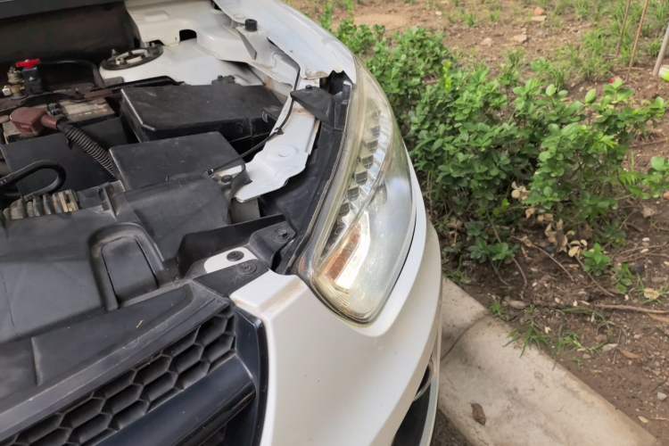 Used Bestune X80 2016 2.0L Manual Luxury Edition Engine Bay Left