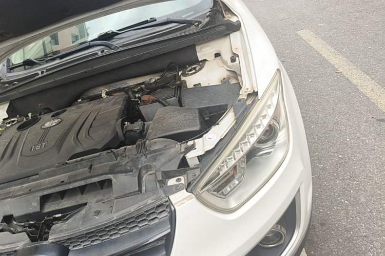 Used Bestune X80 2016 1.8T Automatic Luxury Model Engine Bay Left