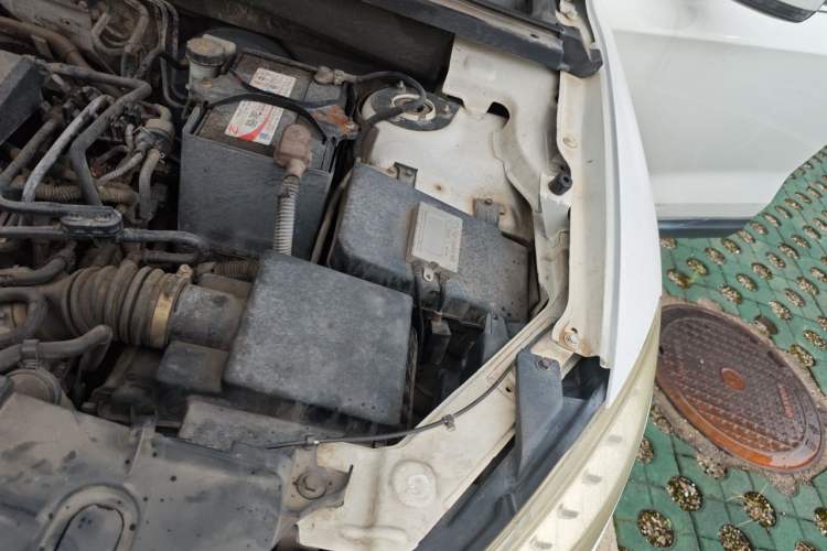 Used Bestune X80 2016 2.0L automatic Comfort trim level Engine Bay Left