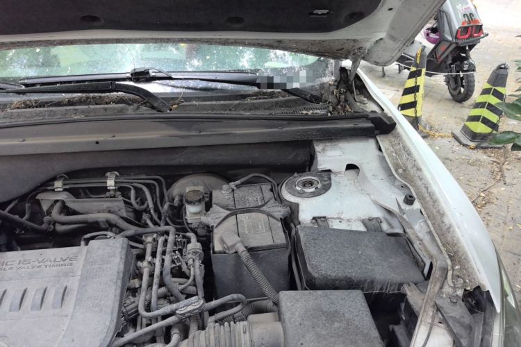 Used Bestune X80 2016 2.0L automatic Comfort trim level Engine Bay Left