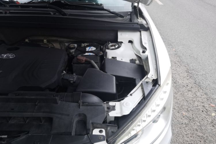 Used Bestune X80 2016 1.8T Automatic Luxury Model Engine Bay Left