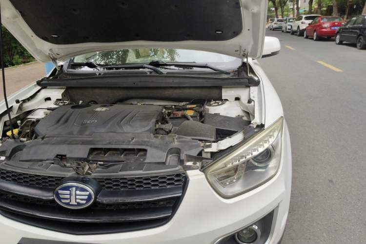 Used Bestune X80 2016 1.8T automatic comfort version Engine Bay Left