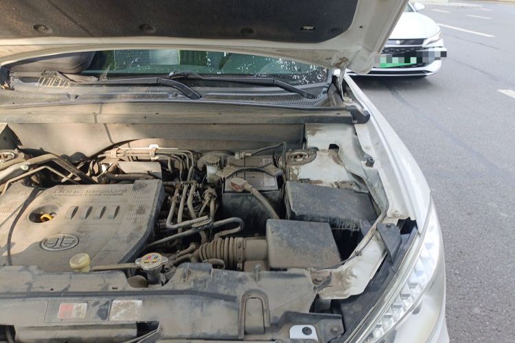 Used Bestune X80 2016 2.0L Automatic Luxury Model Engine Bay Left