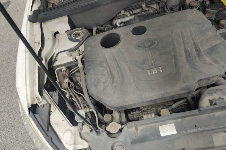 Used Bestune X80 2016 1.8T automatic comfort version Engine Bay Right