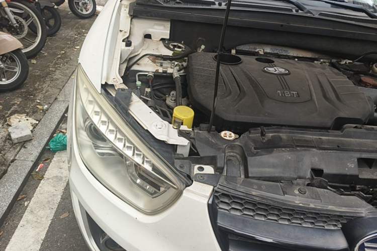 Used Bestune X80 2016 1.8T Automatic Luxury Model Engine Bay Right