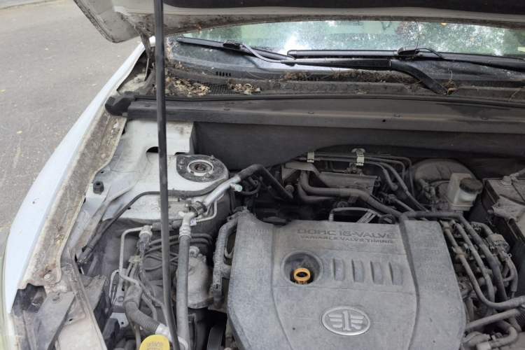 Used Bestune X80 2016 2.0L automatic Comfort trim level Engine Bay Right
