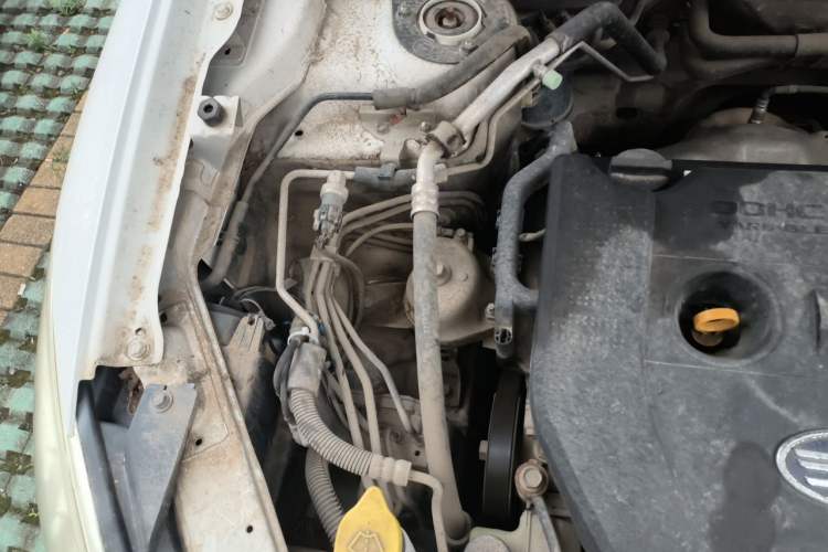 Used Bestune X80 2016 2.0L automatic Comfort trim level Engine Bay Right