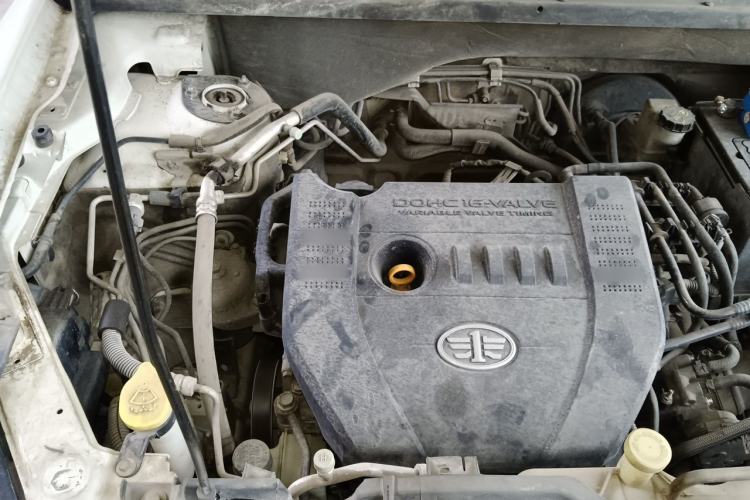 Used Bestune X80 2016 2.0L automatic Comfort trim level Engine Bay Right