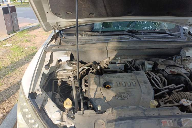 Used Bestune X80 2016 2.0L Automatic Luxury Model Engine Bay Right