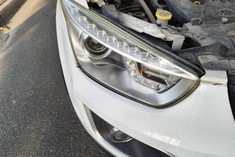 Used Bestune X80 2016 2.0L Manual Luxury Edition Engine Bay Right