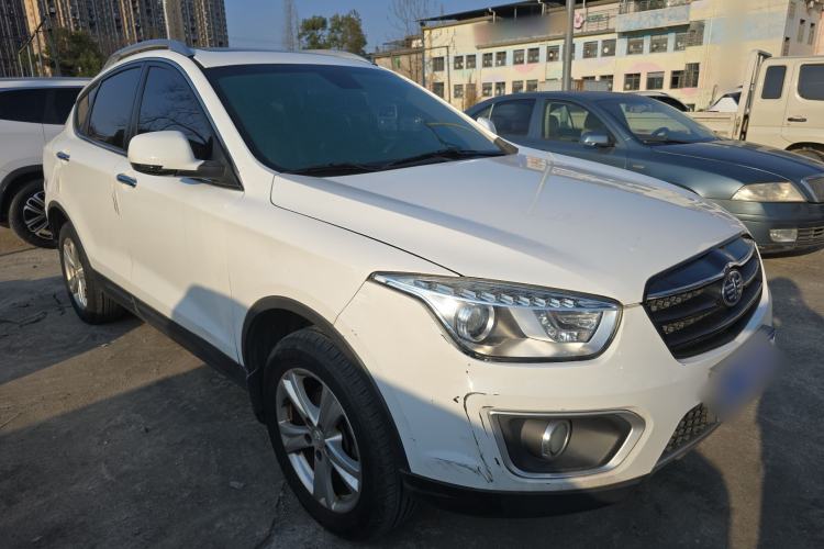 Used Bestune X80 2016 2.0L manual Comfort trim level Exterior 1