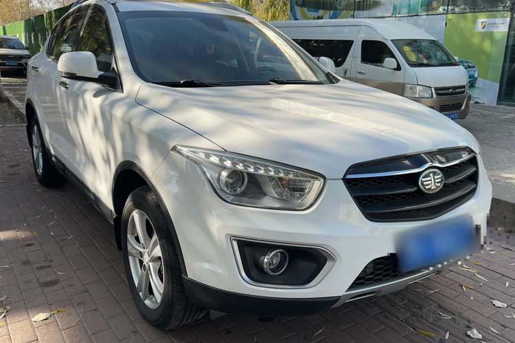 Used Bestune X80 2016 2.0L automatic Comfort trim level Exterior 2