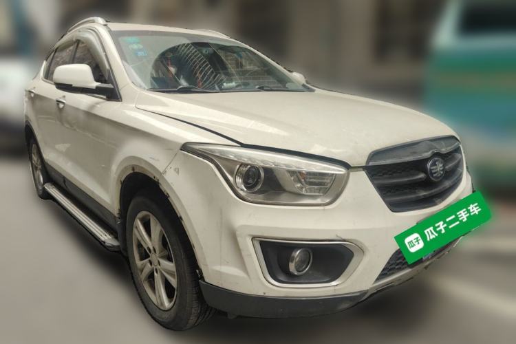 Used Bestune X80 2016 1.8T automatic comfort version Front Right 45 Deg