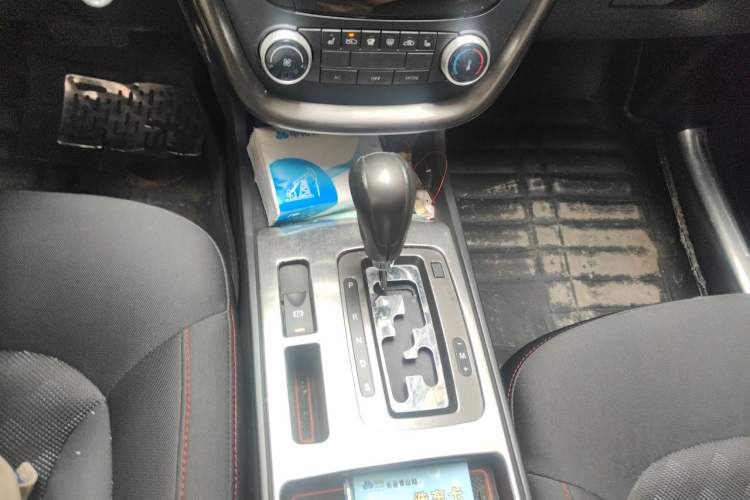 Used Bestune X80 2016 1.8T automatic comfort version Gear Lever