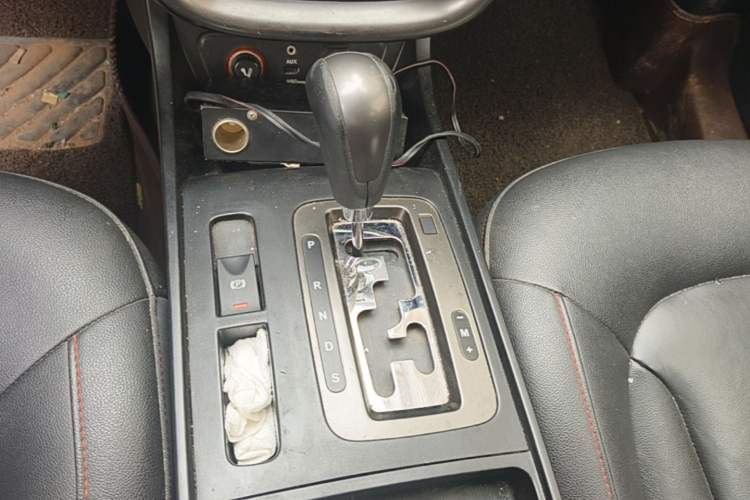 Used Bestune X80 2016 1.8T Automatic Luxury Model Gear Lever