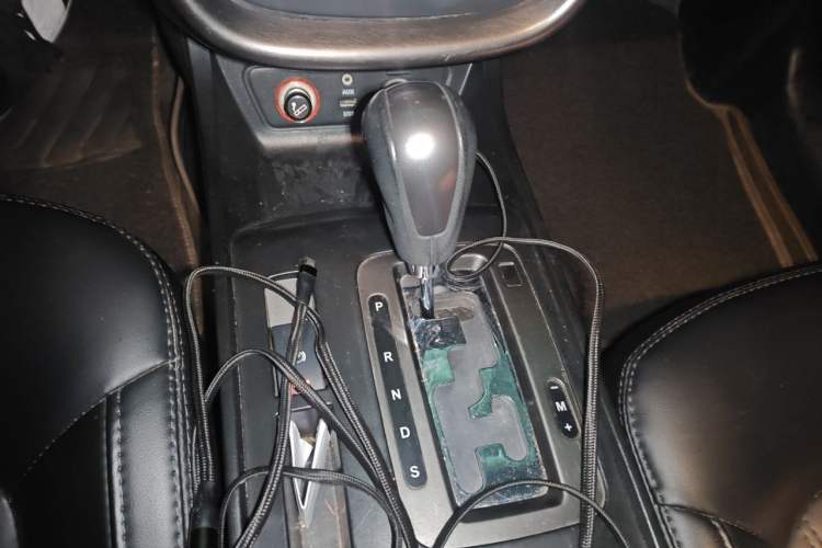 Used Bestune X80 2016 2.0L automatic Comfort trim level Gear Lever
