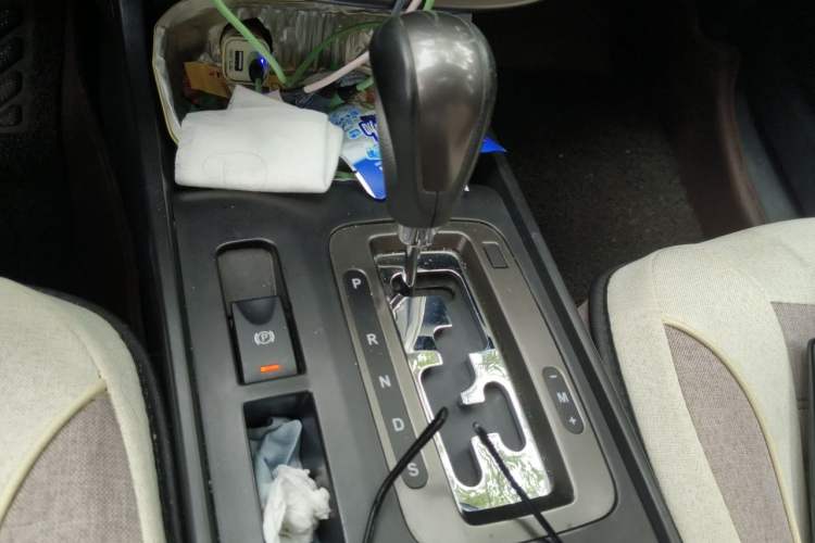 Used Bestune X80 2016 1.8T automatic comfort version Gear Lever