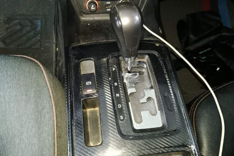 Used Bestune X80 2016 2.0L automatic Comfort trim level Gear Lever