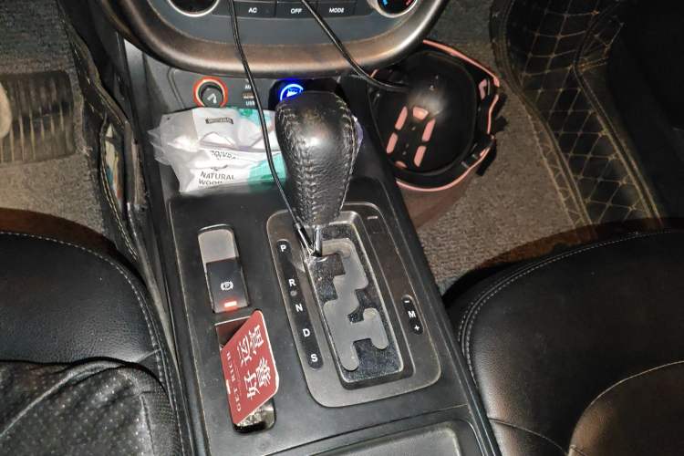 Used Bestune X80 2016 2.0L automatic Comfort trim level Gear Lever