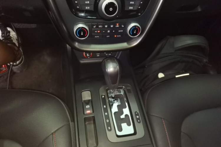 Used Bestune X80 2016 2.0L Automatic Luxury Model Gear Lever