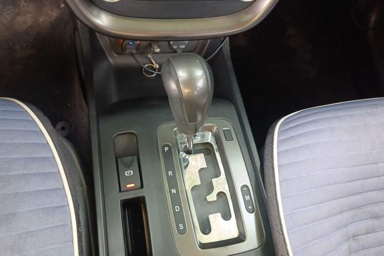 Used Bestune X80 2016 2.0L Automatic Luxury Model Gear Lever