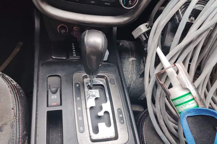 Used Bestune X80 2016 2.0L automatic Comfort trim level Gear Lever