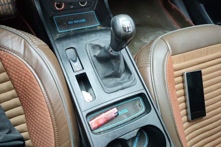 Used Bestune X80 2016 2.0L manual base trim Gear Lever