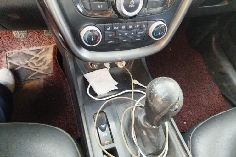 Used Bestune X80 2016 2.0L Manual Luxury Edition Gear Lever